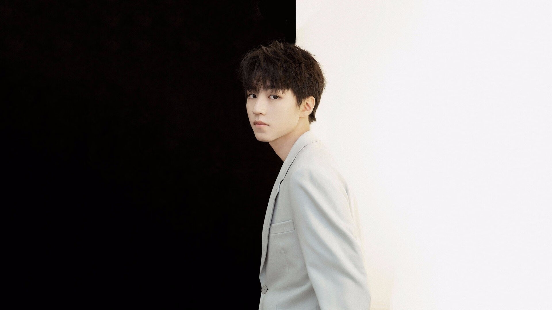 九游下载中心-女足青训成果显著，多名新星崭露头角，女足训练